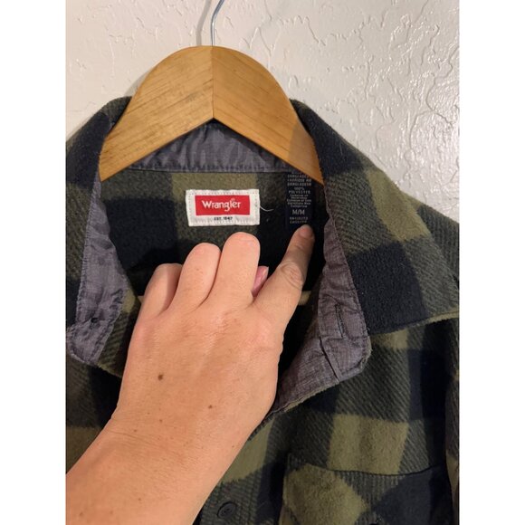 Wrangler men's green and black Buffalo plaid flannel fleece button up shacket - Picture 8 of 10